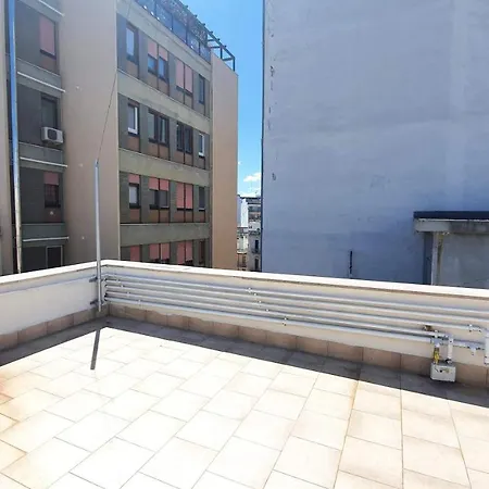 Apartament La Terrazza Tra I Tetti Studio - Centro